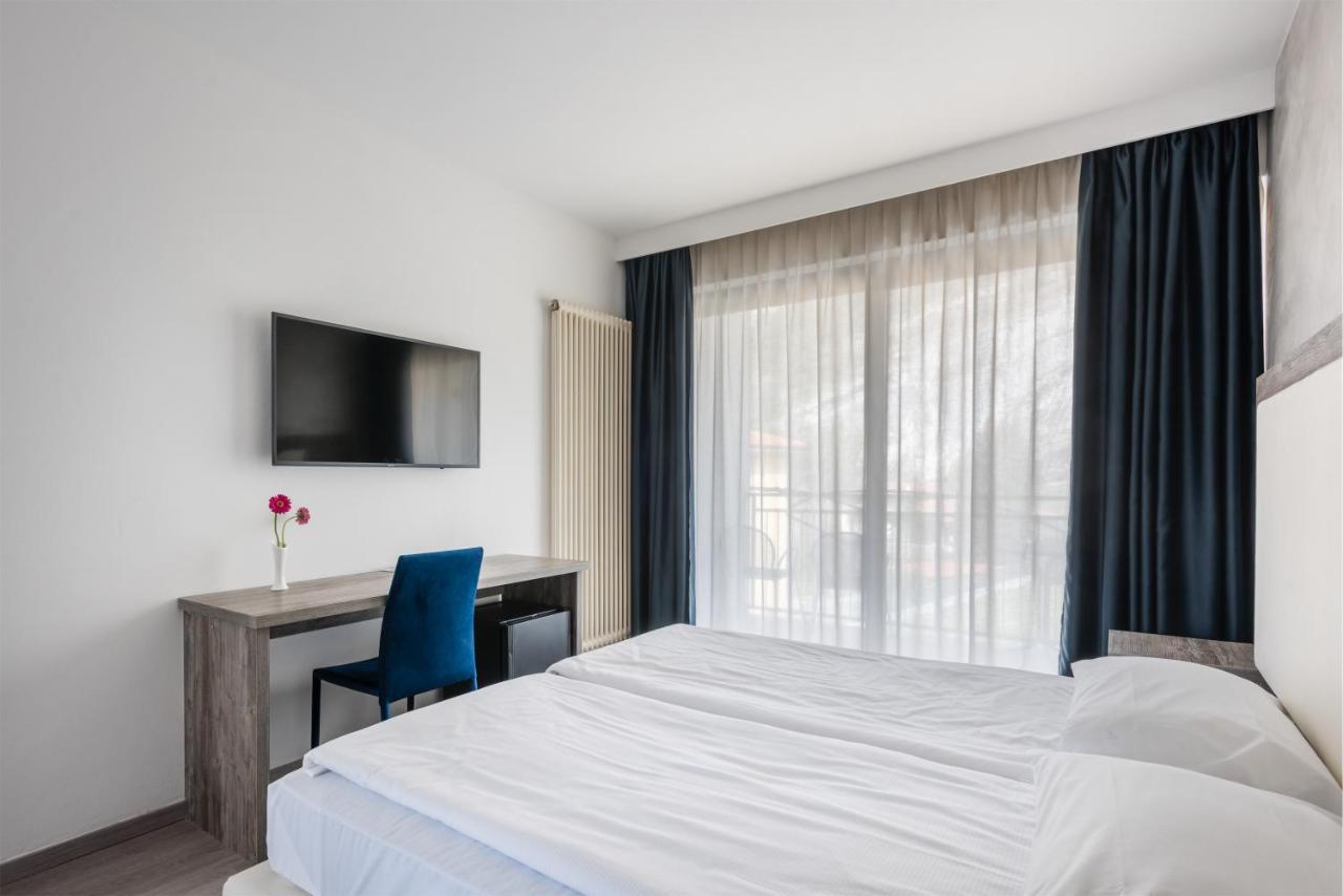 טורבולה Hotel De Nac מראה חיצוני תמונה