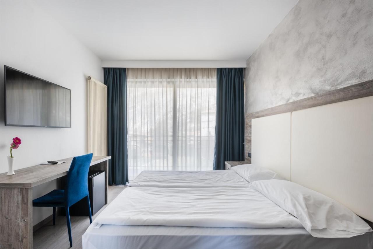 טורבולה Hotel De Nac מראה חיצוני תמונה