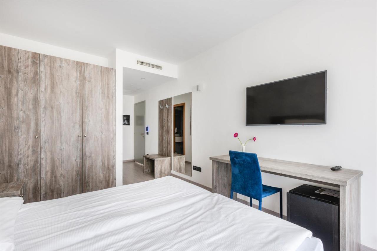 טורבולה Hotel De Nac מראה חיצוני תמונה