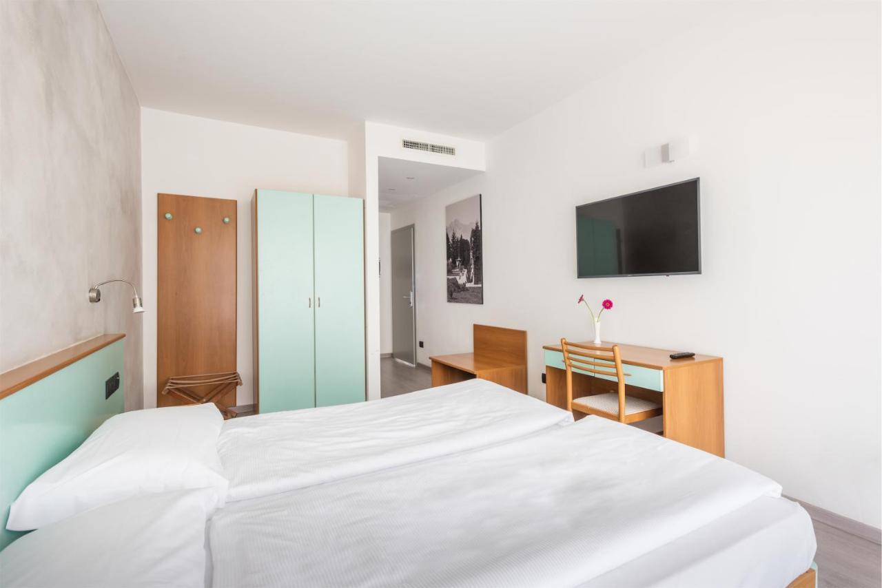 טורבולה Hotel De Nac מראה חיצוני תמונה