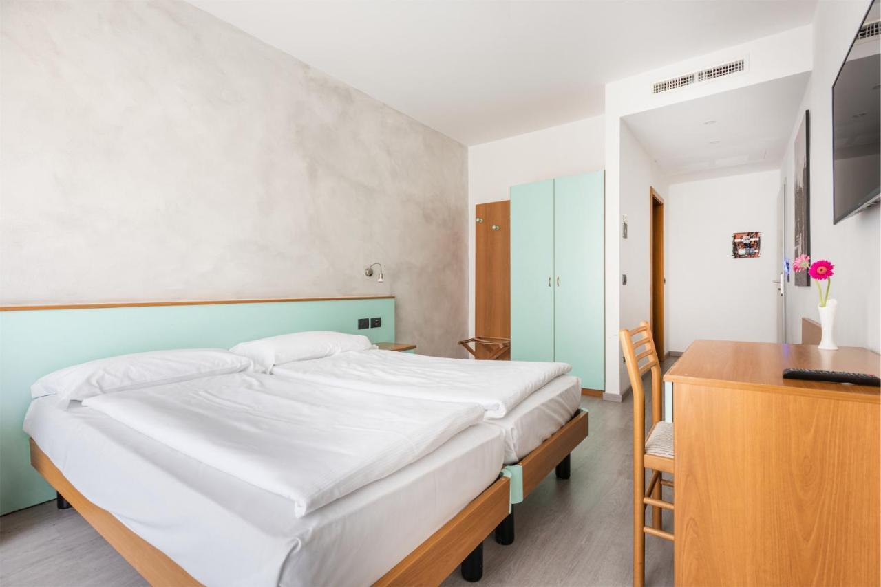 טורבולה Hotel De Nac מראה חיצוני תמונה