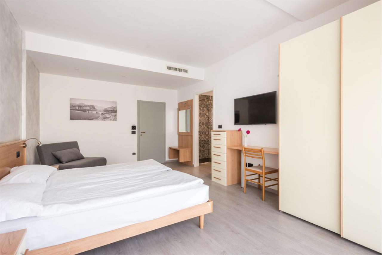 טורבולה Hotel De Nac מראה חיצוני תמונה