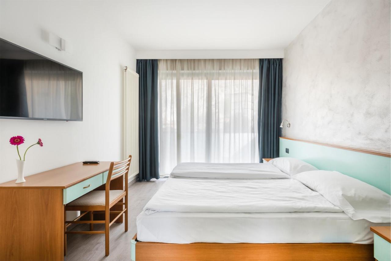 טורבולה Hotel De Nac מראה חיצוני תמונה