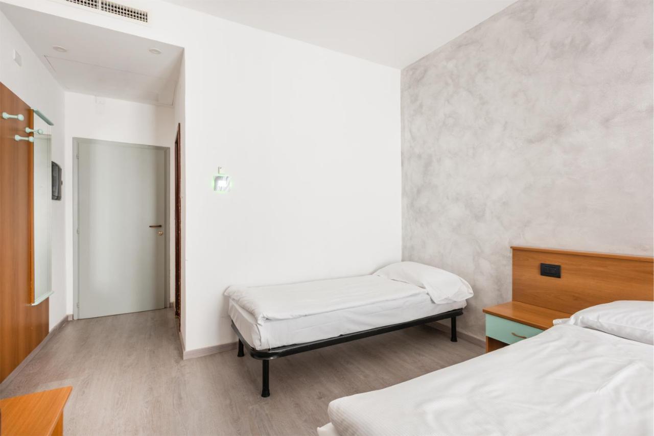טורבולה Hotel De Nac מראה חיצוני תמונה