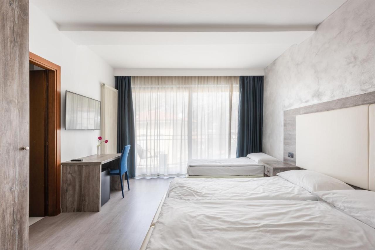טורבולה Hotel De Nac מראה חיצוני תמונה
