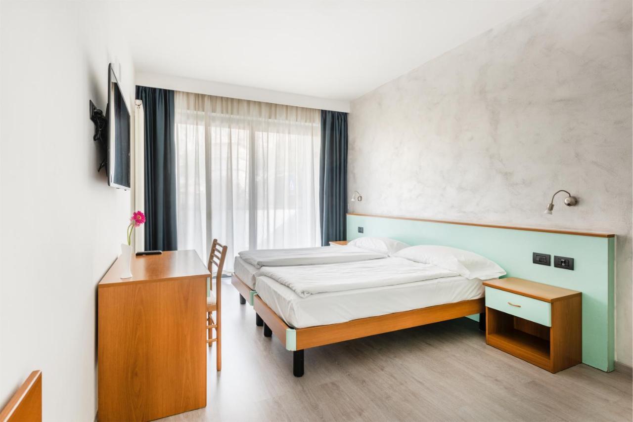 טורבולה Hotel De Nac מראה חיצוני תמונה