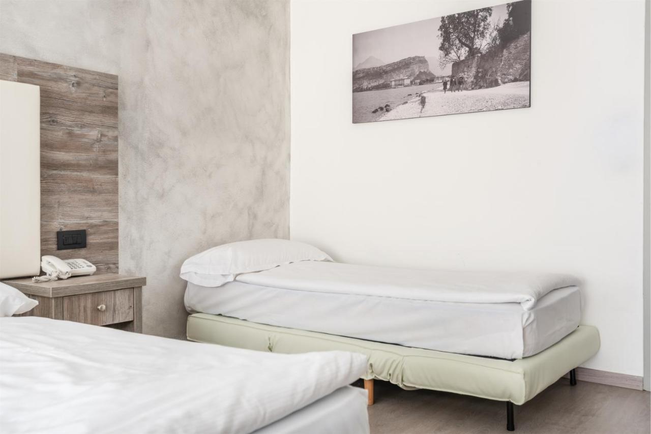 טורבולה Hotel De Nac מראה חיצוני תמונה