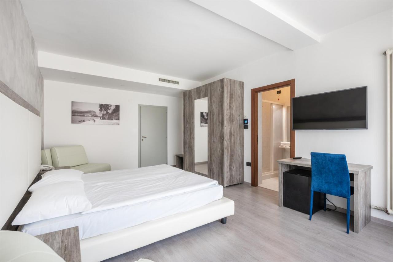 טורבולה Hotel De Nac מראה חיצוני תמונה