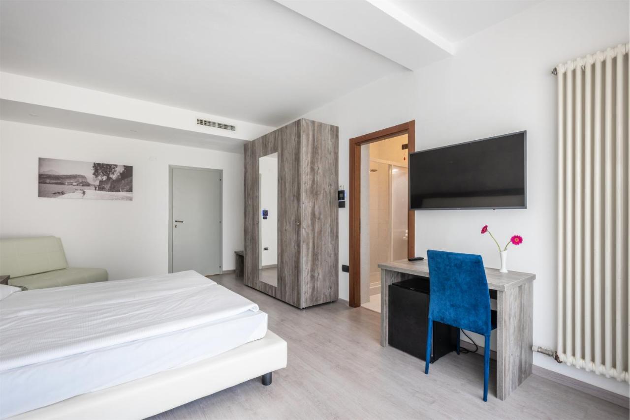 טורבולה Hotel De Nac מראה חיצוני תמונה