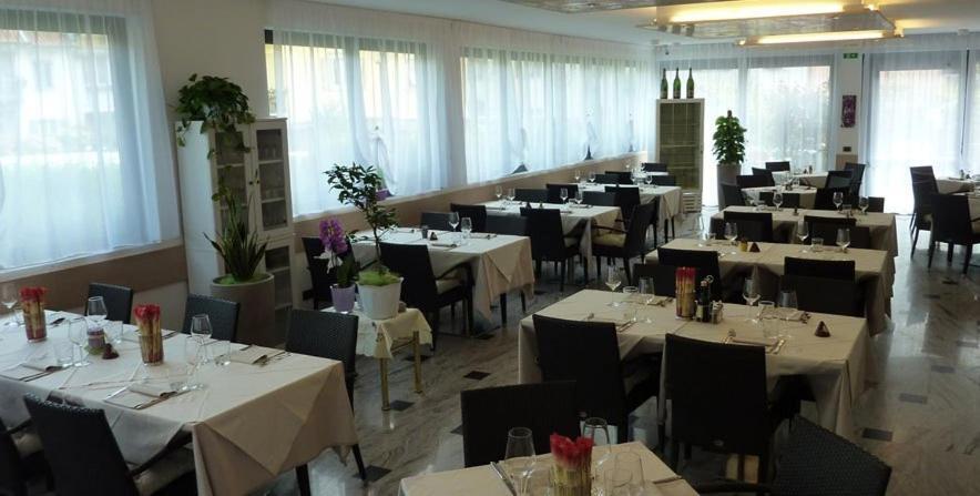 טורבולה Hotel De Nac מראה חיצוני תמונה