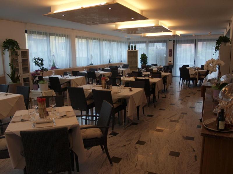 טורבולה Hotel De Nac מראה חיצוני תמונה