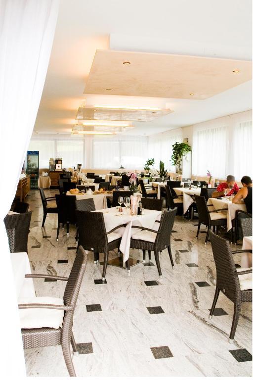טורבולה Hotel De Nac מראה חיצוני תמונה