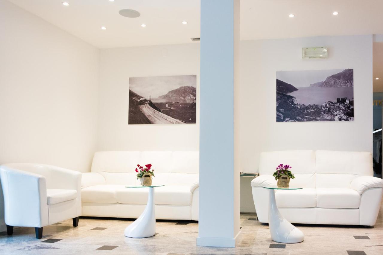 טורבולה Hotel De Nac מראה חיצוני תמונה
