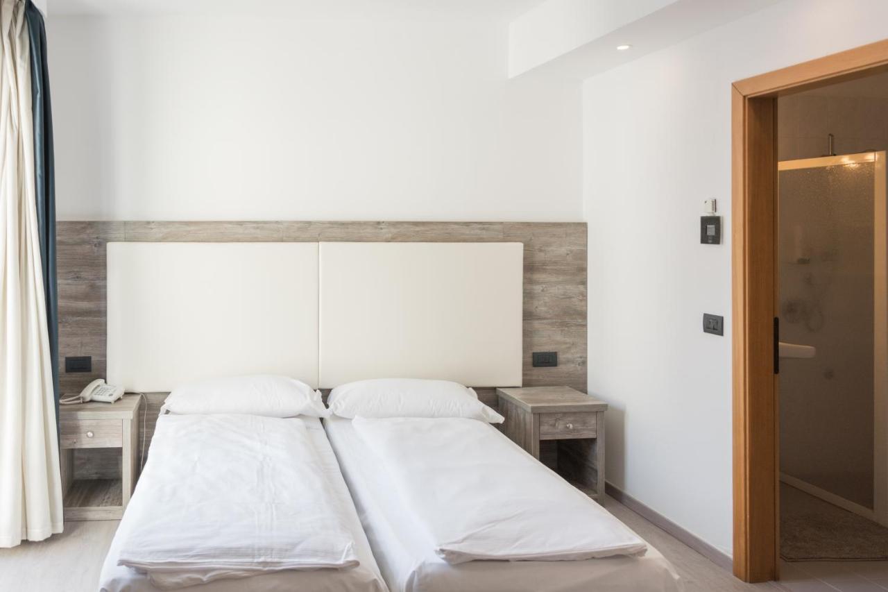 טורבולה Hotel De Nac מראה חיצוני תמונה
