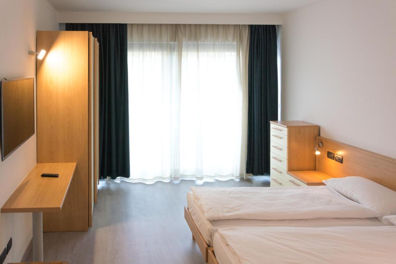 טורבולה Hotel De Nac מראה חיצוני תמונה